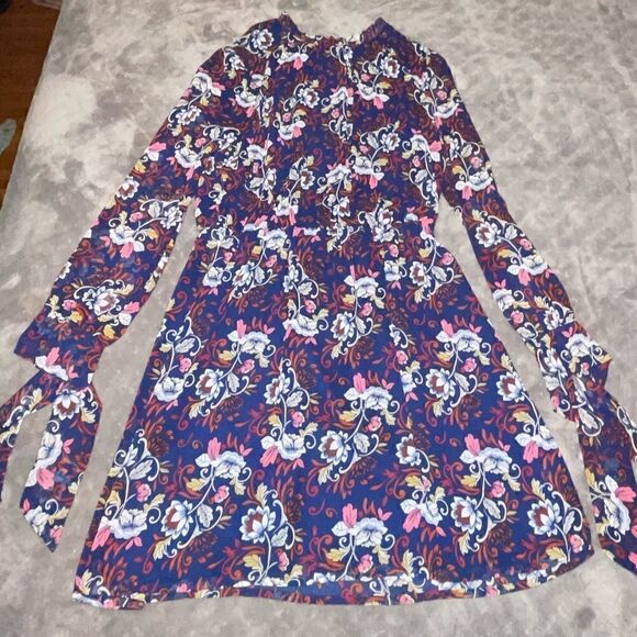 WAYF Floral Print w/ Eyelet Back Tie at Neck Dress - Picture 2 of 9